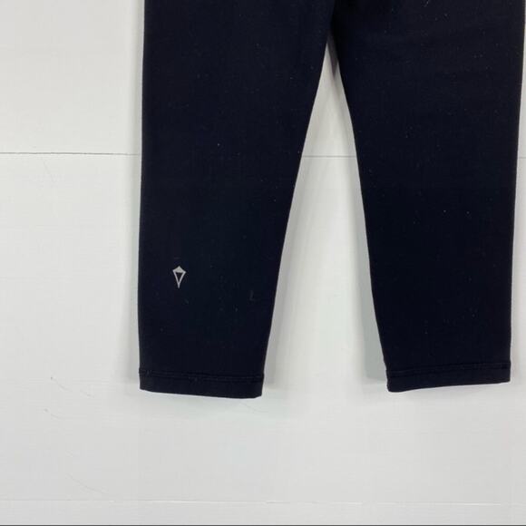 Ivivva Lululemon cropped black leggings with colored waist band - Picture 2 of 5